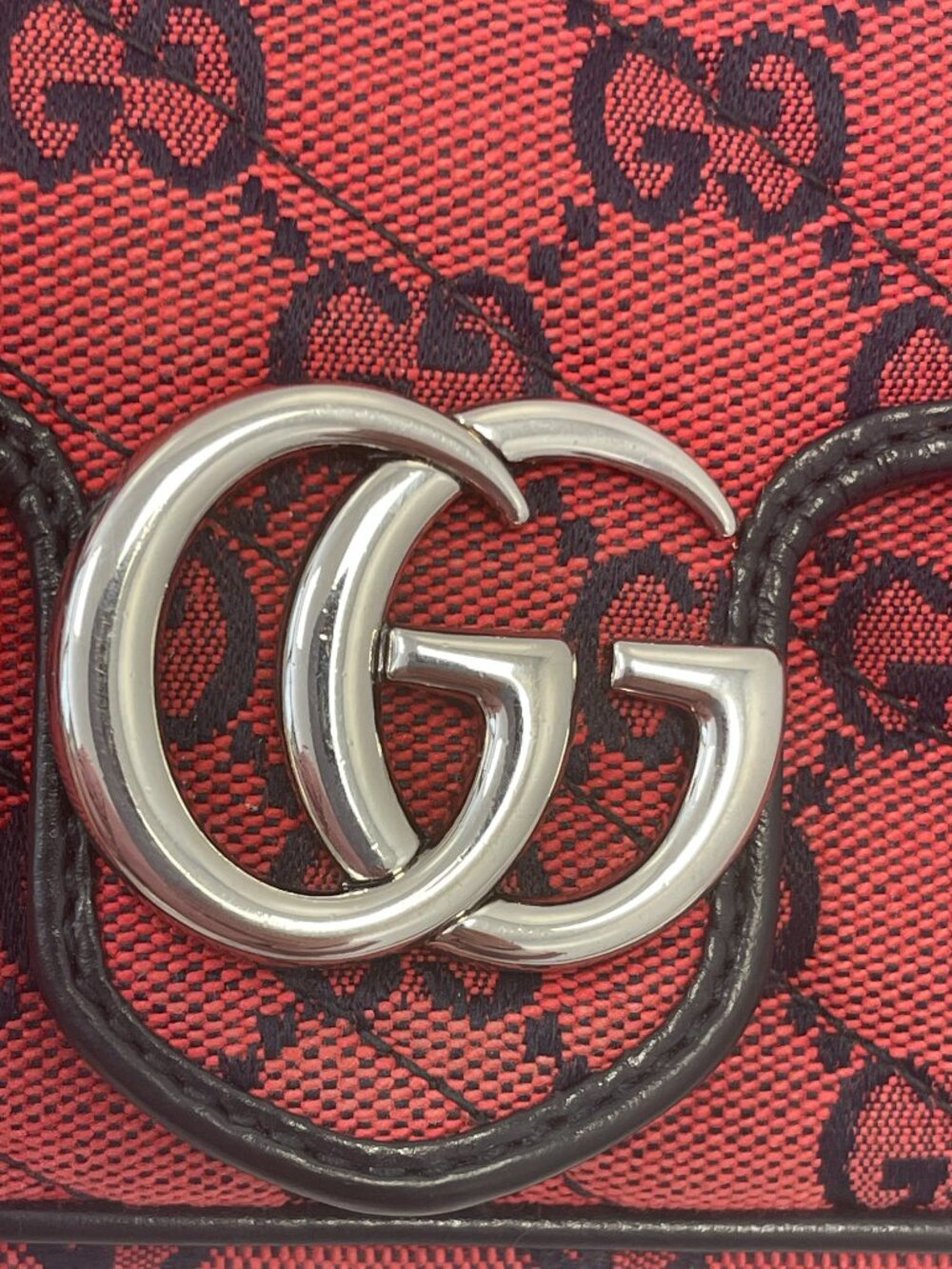 Gucci Marmont GG Limited Edition Mini Red Canvas Crossbody Bag - Preowned - Picture 10 of 10